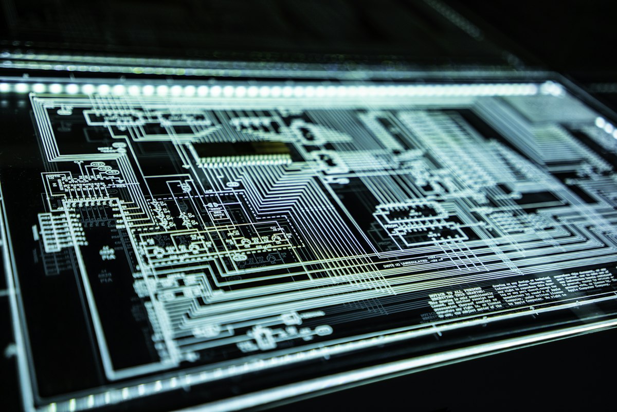Panel electrónico iluminado